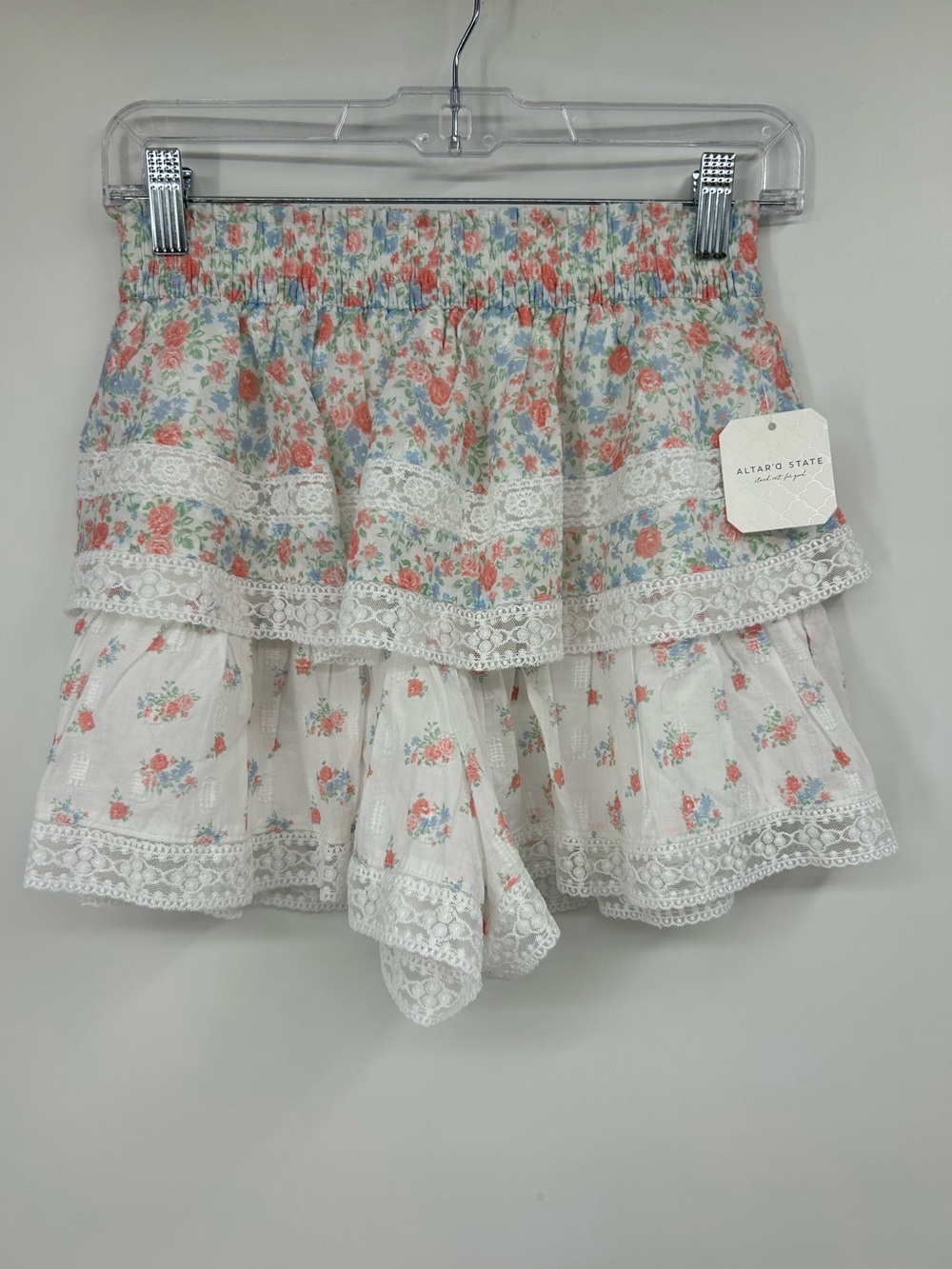NWT Altar'd State Rumi Floral Layered Lace Shorts Size Small - Picture 1 of 7